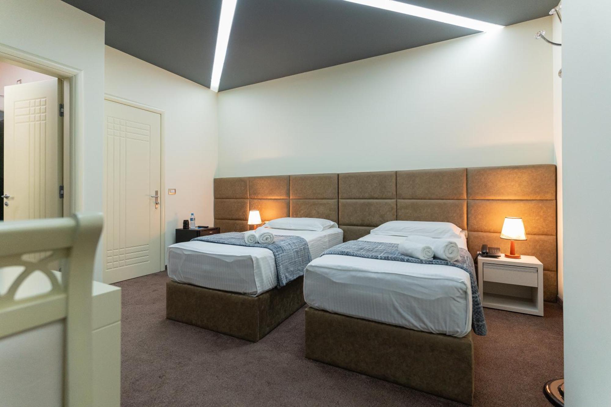 Alko Hotel Shkoder Exterior photo